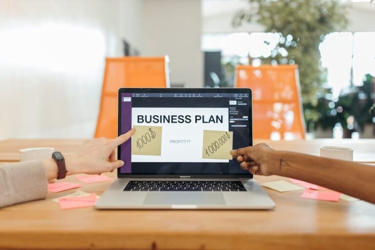 Start Your Business in a Weekend: Noah Kagan's Million Dollar Strategy for Rapid Launch