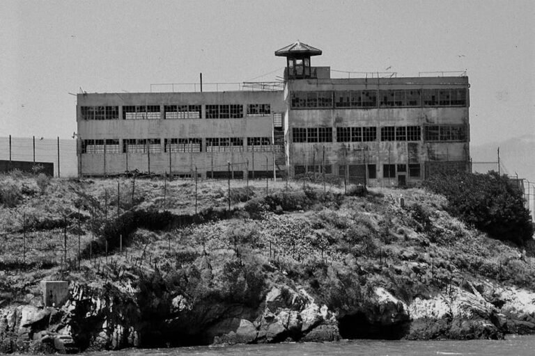 The Unsolved Alcatraz Escape: Frank Morris, Anglin Brothers & The Enduring Mystery